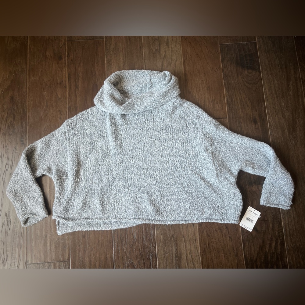 Free People cropped turtleneck sweater NWT